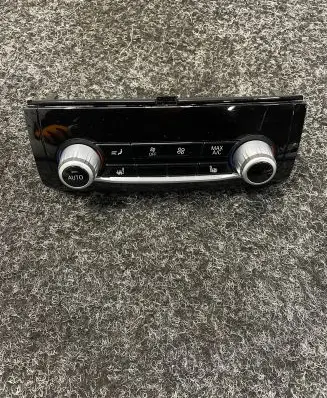 BMW 5 G30 G31 Climate control unit 6826900