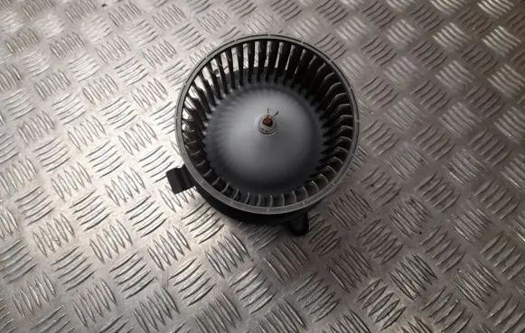 Suzuki SX4 Heater fan/blower 8415