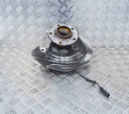 Front wheel hub
