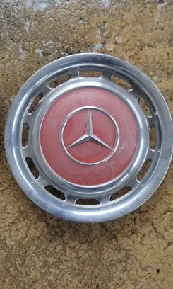 Mercedes-Benz E W123 R14 wheel hub/cap/trim A1154010324 1154010324