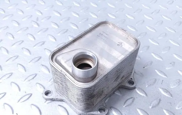 Engine oil radiator
