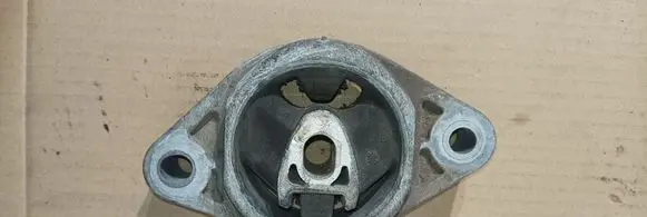 Engine mount bracket