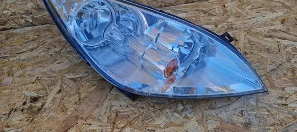 Mitsubishi Colt Headlight/headlamp LPR032