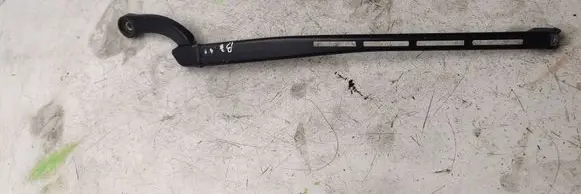 Front wiper blade arm