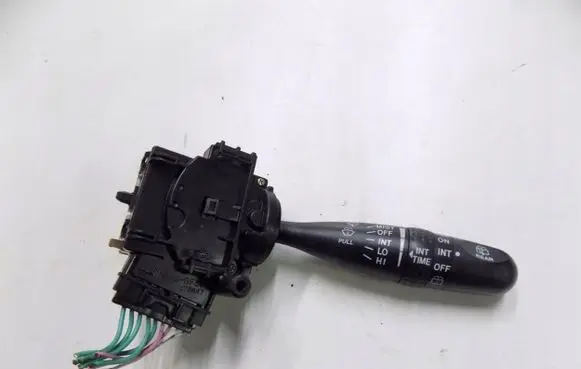 Toyota Corolla Verso E121 Tailgate/trunk/boot open switch 173647