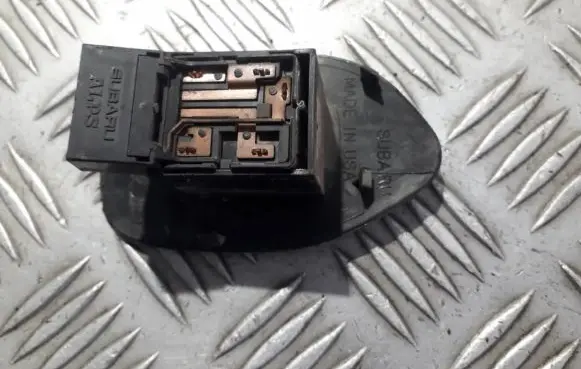 Subaru Legacy Electric window control switch