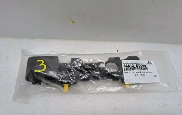 Hyundai Kona I Front bumper mounting bracket