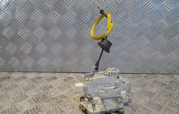 Audi A6 S6 C6 4F Rear door lock 4F0839015