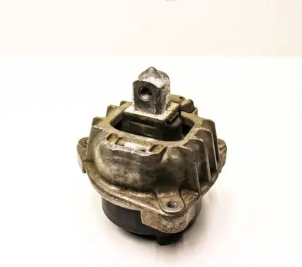 BMW 5 GT F07 Engine mount bracket 6777374