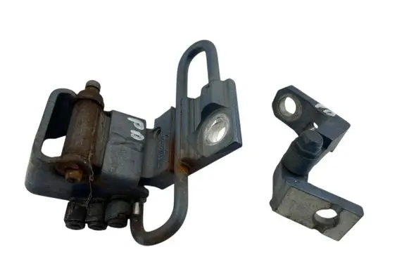 Volkswagen Touran II Front door lower hinge 1T0831412C