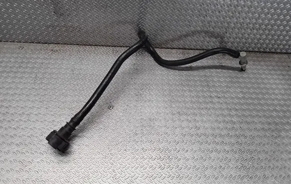 Volvo S80 Fuel line pipe