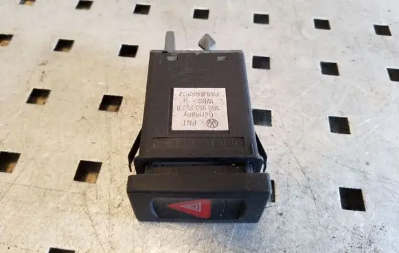 Volkswagen PASSAT B5 Hazard light switch 3B0953235B