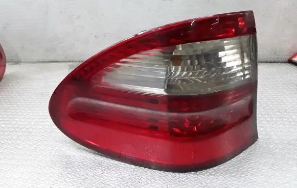 Mercedes-Benz E W211 Rear/tail lights A2118201564