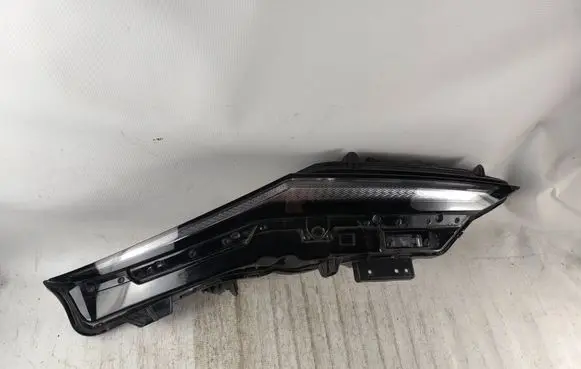 Nissan Ariya Headlight/headlamp W5752R