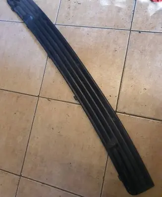 Volkswagen Transporter - Caravelle T4 Wiper trim 701819103
