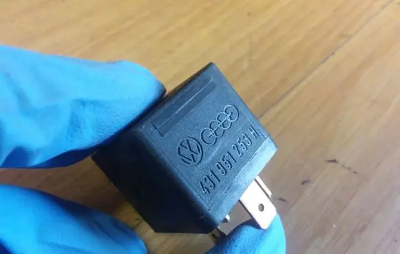 Audi A6 S6 C5 4B Other relay 0332014156