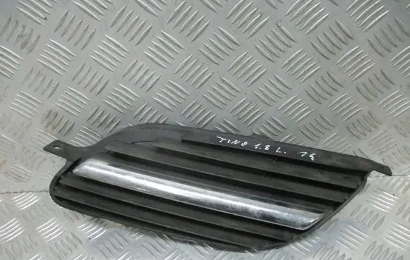 Nissan Almera Tino Front bumper lower grill