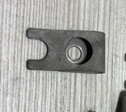 Mercedes-Benz SL R129 Fuel Injector clamp holder