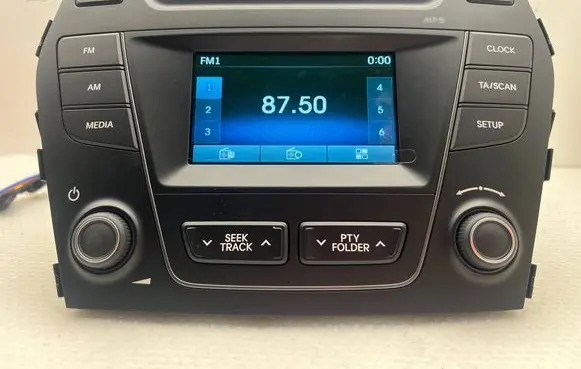 Hyundai Santa Fe Radio/GPS head unit trim 961802W7004X 4JHDC00085T AM104DMPEPA30B
