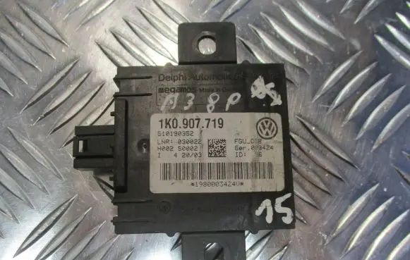 Audi A3 S3 8P Alarm control unit/module 1K0907719