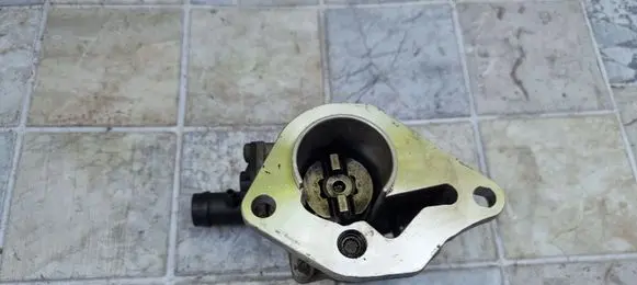 Renault Trafic I Vacuum pump 536148 01T016
