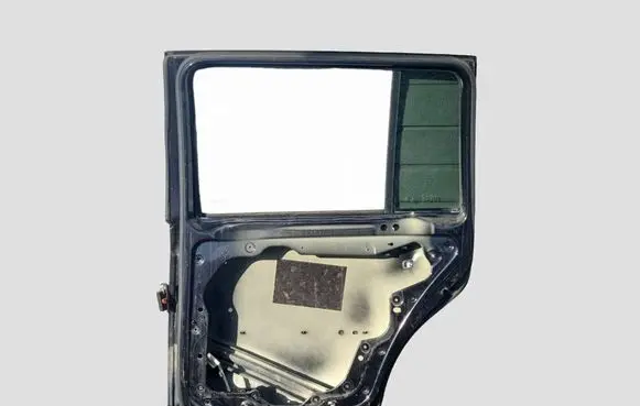 Volkswagen Touran I Rear door
