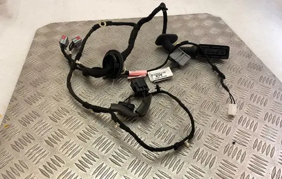 Land Rover Discovery 5 Rear door wiring loom KY3214633ACE