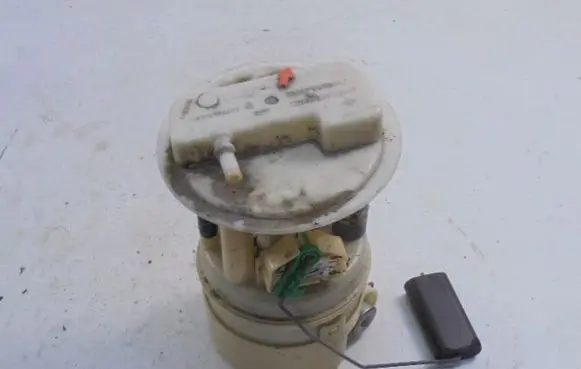 Renault Twingo I In-tank fuel pump 8200058354