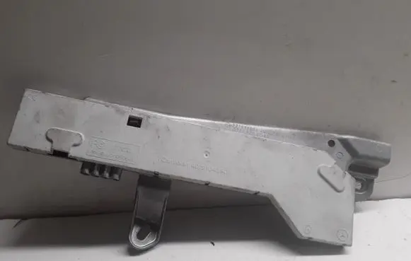 Mercedes-Benz E W211 Aerial antenna amplifier A2118204189 921839005 4019104360A
