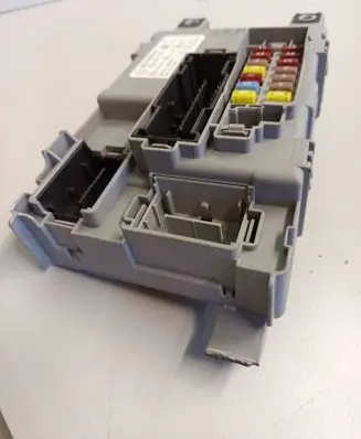 Fiat Doblo Fuse module 00518855310 28287077 116RI000674