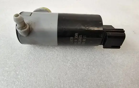 Volvo XC90 Windscreen/windshield washer pump 1019873001