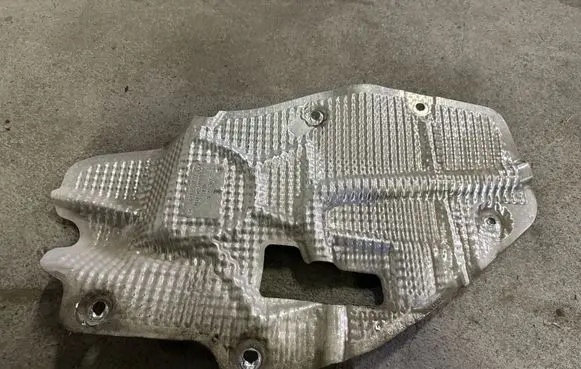Volkswagen Touareg II Heat shield in engine bay 7P0825615B