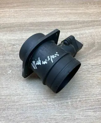 Volkswagen Golf IV Mass air flow meter 038906461C 0281002757