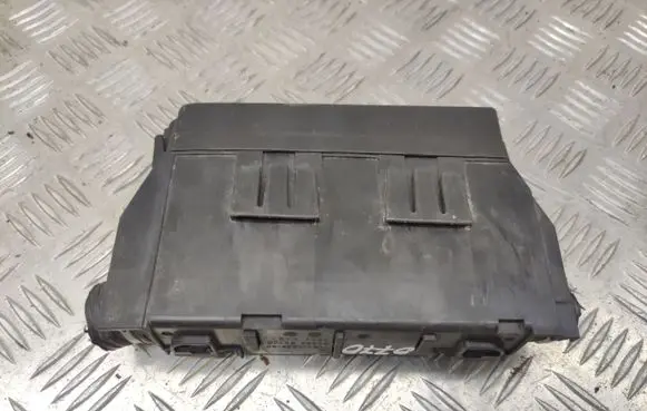 Nissan Juke I F15 Fuse box set 24382EW70B