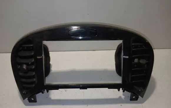 Nissan Juke I F15 Dash center air vent grill 68750