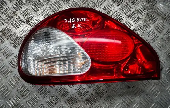 Jaguar X-Type Tailgate rear/tail lights