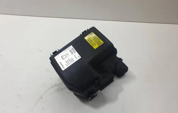 Volvo XC90 Fuse box cover 9452548