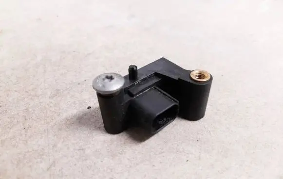 BMW 5 E60 E61 Airbag deployment crash/impact sensor 6977398 6577000546