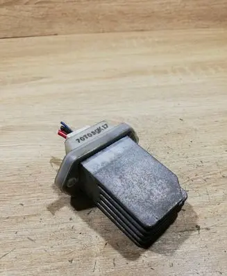 Nissan Qashqai Heater blower motor/fan resistor 70T039K17