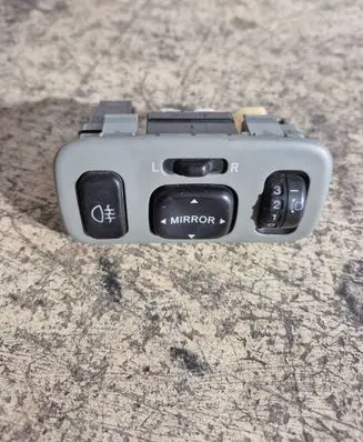 Toyota Yaris Wing mirror switch 777193