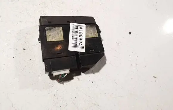 Toyota Avensis T250 Windscreen/window heater switch 