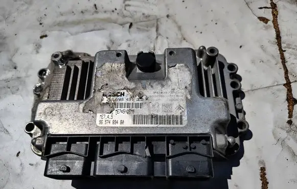 Citroen C4 I Engine control unit/module 9657489480
