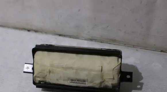 Nissan Micra Passenger airbag