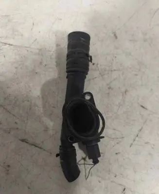 Volkswagen Golf V Engine coolant pipe/hose 038121132