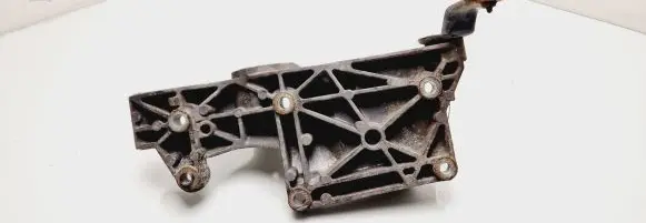 Skoda Fabia Mk1 (6Y) Generator/alternator bracket 038903143R