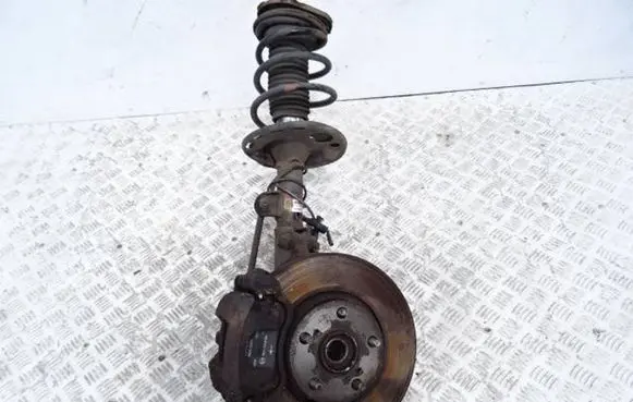 Toyota Avensis T270 Front wheel hub spindle knuckle