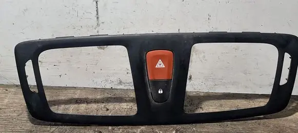 Renault Megane III Hazard light switch 8200214896A