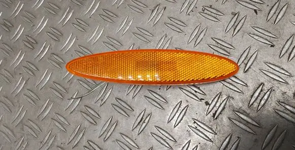 Lexus SC 430 Front bumper turn signal 