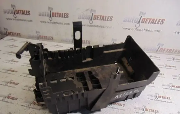 Battery box tray