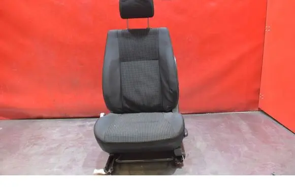 Suzuki Swift I Front driver seat 